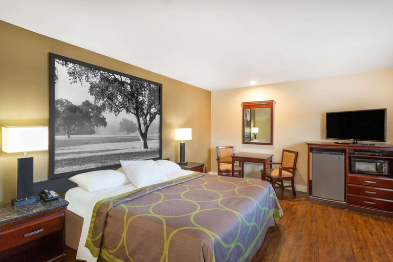 Bedroom 3, Super 8 by Wyndham Martinez, Contra Costa