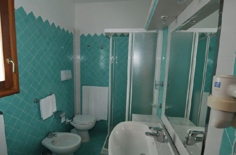 Bathroom 4, Hotel Piccolo Golf, Olbia-Tempio
