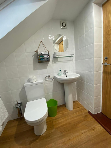 Bathroom 4, Turi House, Kent