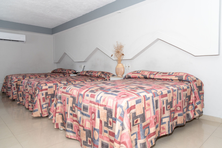 Bedroom 4, Impala Hotel in front of the ADO, Medellín
