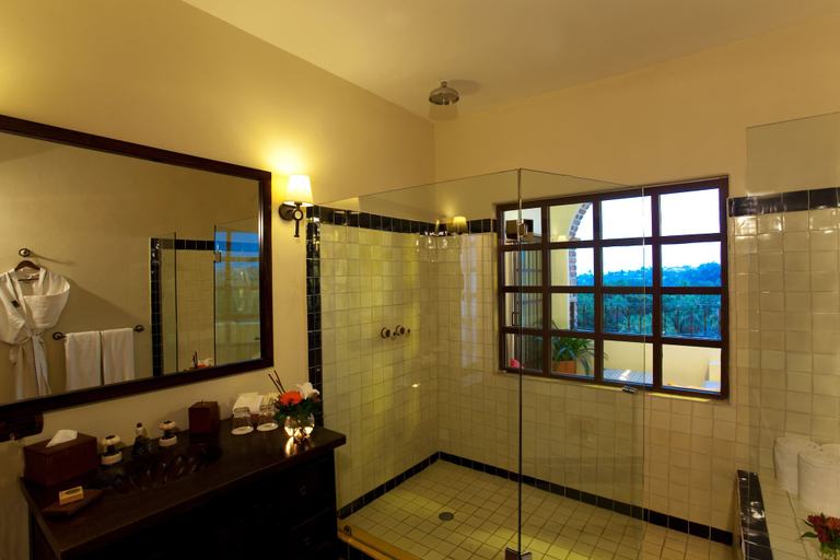 Bathroom 4, Guaycura Boutique Hotel Beach Club & Spa, La Paz