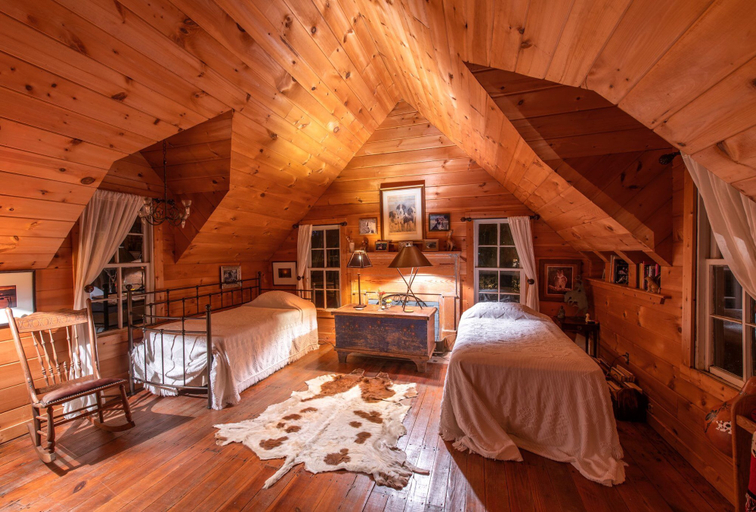 Bedroom 2, Seventy-four Ranch, Pickens