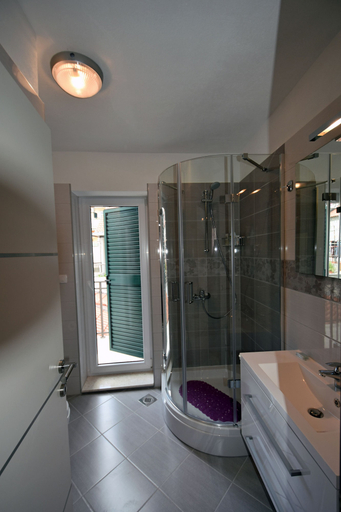 Bathroom 3, Kuzma Rooms, Split