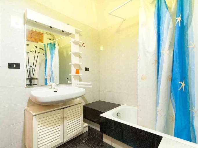 Bathroom, Olimpia Pool Villa, Lecce