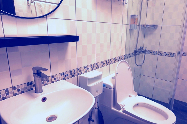 Bathroom 5, Lu-Kang Traveler Inns, Changhua