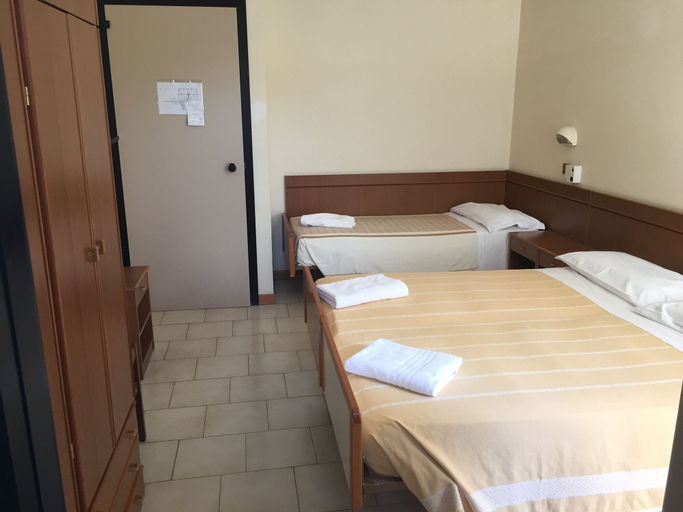 Bedroom 2, Hotel Belvedere, Forli' - Cesena