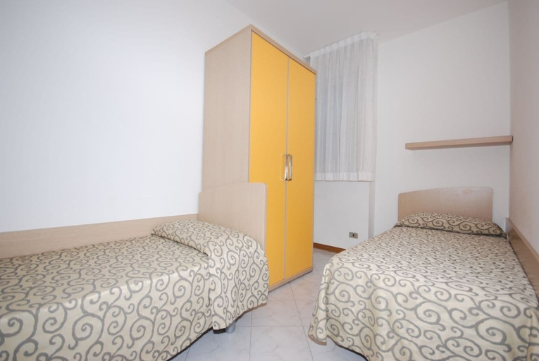 Others 4, Residence Bianco e Nero, Udine