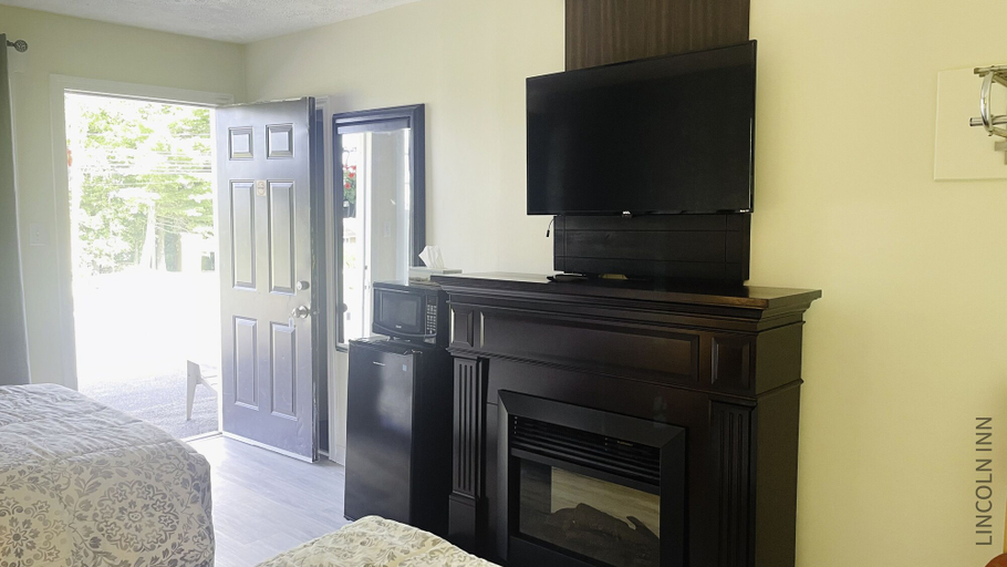 Others 5, Lincoln Inn Fredericton, York