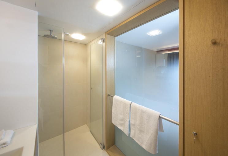 Bathroom 5, Hotel Bora HotSpaResort, Konstanz
