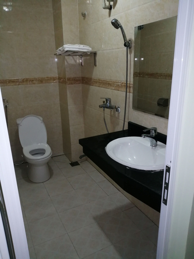 Bathroom 5, Thien An Guest House, Yên Minh