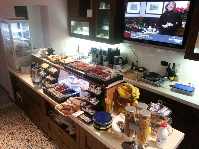 Food & Drinks 5, Michele Guest House, Pisa