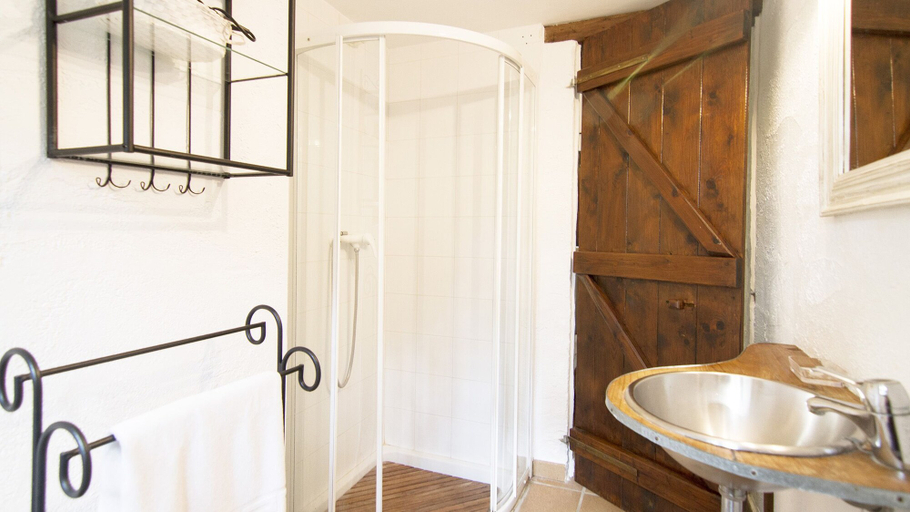 Bathroom 4, ES Sestadors, Baleares