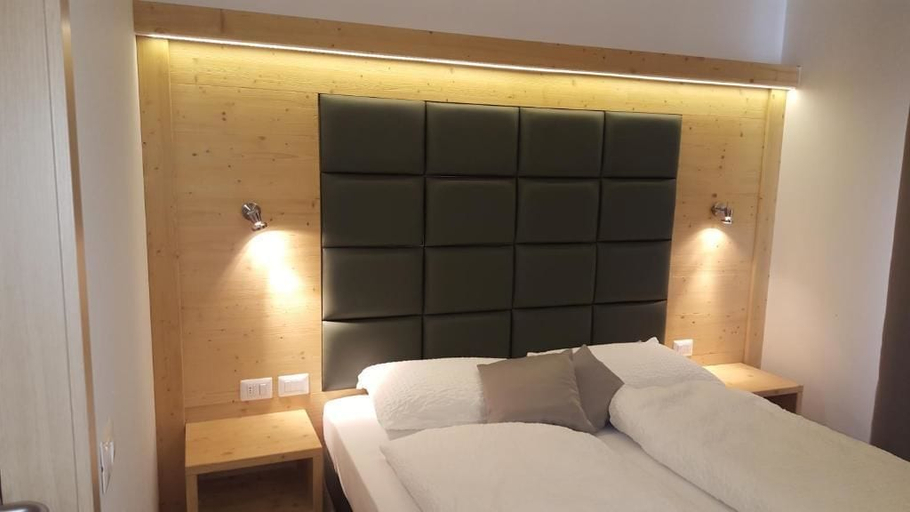 Bedroom 4, Agriturismo Al Maniero, Trento