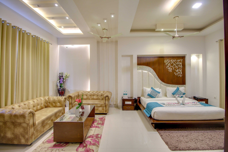 Bedroom 3, Maulik Mansion Resort, Nainital