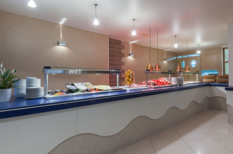 Food & Drinks 5, Blubay Apartments by ST Hotels
