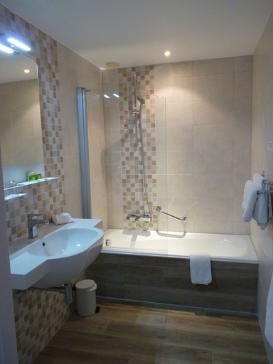 Bathroom 4, Logis Hôtel Restaurant Spa Notre Dame de Bonne Fontaine, Moselle
