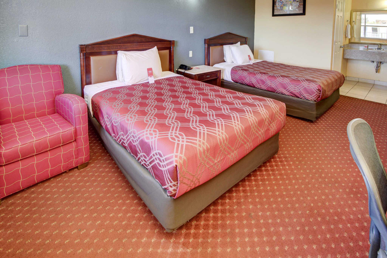 Others 3, Econo Lodge at Military Circle, Norfolk