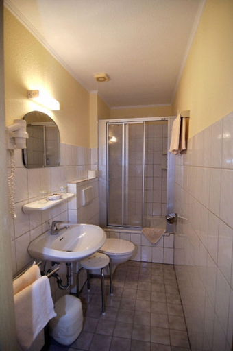 Bathroom 5, Land-gut-hotel Landhaus Heidehof, Lüchow-Dannenberg