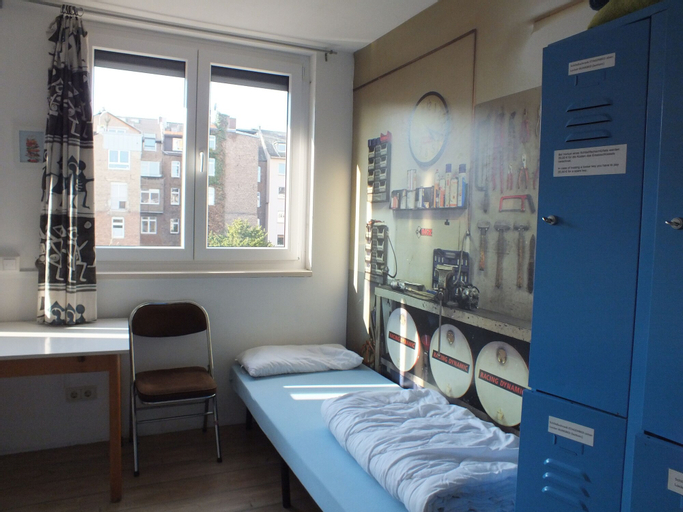 Bedroom 3, Max Hostel, Bonn