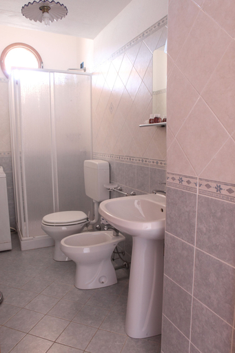 Bathroom 5, Hotel Residence La Villetta, Messina