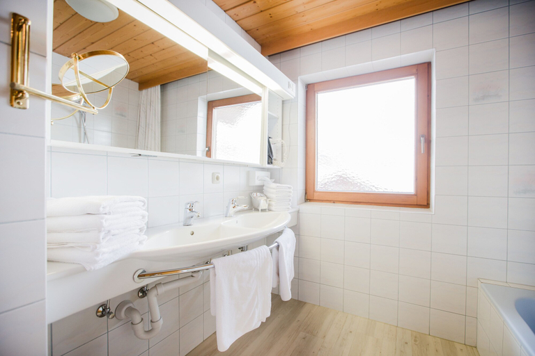 Bathroom 4, Aparthotel Dorfplatzl, Schwaz