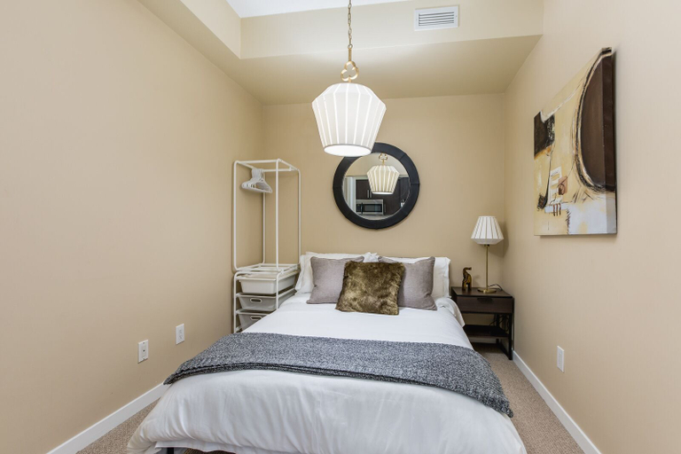 Bedroom 3, Quickstay - Executive Condo in the Heart of Downtown, Toronto
