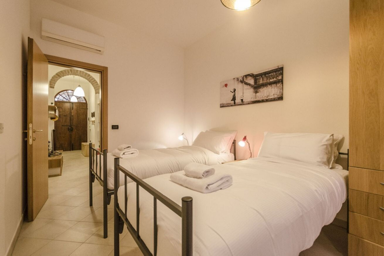 Room 2, Appartamento Schiavonia, Bologna