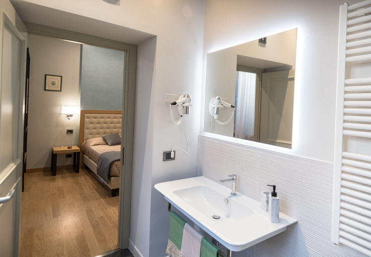 Bathroom 5, Brunelli B&B, Perugia