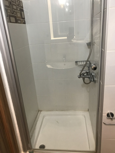Bathroom, AA Rezidance