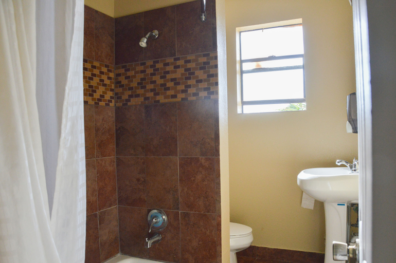 Bathroom 5, San Marina Motel, Volusia