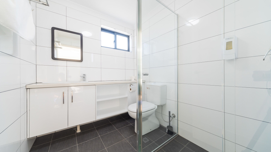 Bathroom 4, Batavia Apartment, Perth