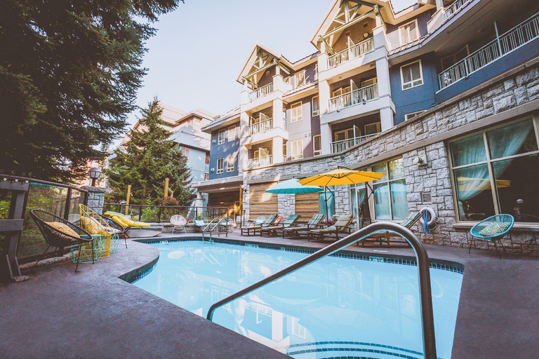 Sport & Beauty 3, Summit Lodge Boutique Hotel, Squamish-Lillooet