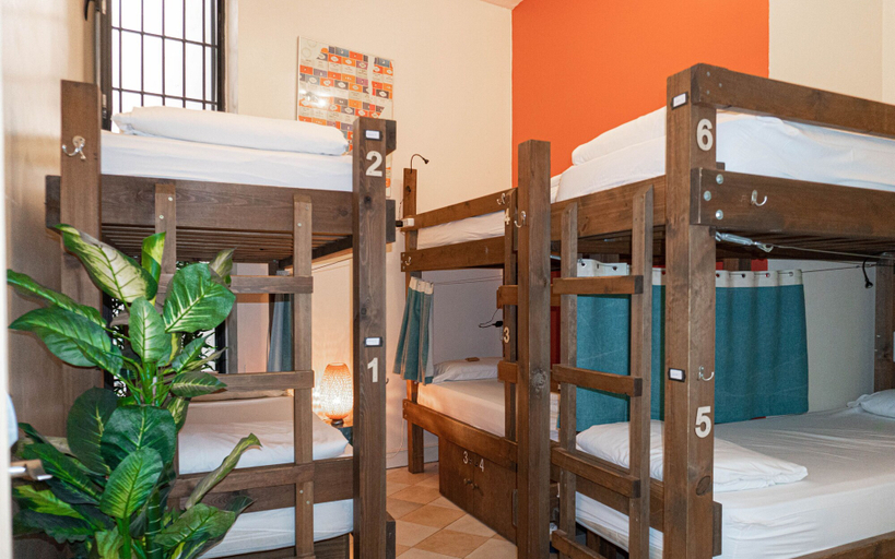 Bedroom 5, La Banda Rooftop Hostel Sevilla, Sevilla