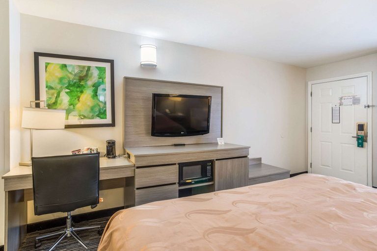 Bedroom 4, Quality Inn Gallatin - Nashville Metro, Sumner