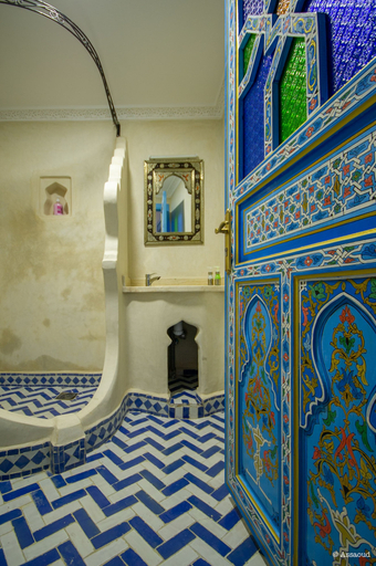 Bathroom 5, Puerta Azul, Chefchaouen
