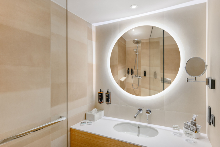 Bathroom 4, Mercure Debrecen, Debrecen