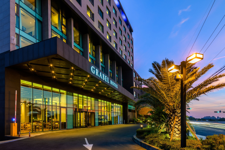 Exterior & Views 2, Grabel Hotel Jeju, Jeju