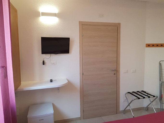 Bedroom 3, B.Sinis, Oristano