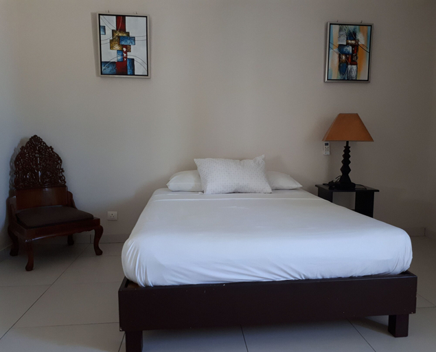 Bedroom 2, Riva Bella, Black River