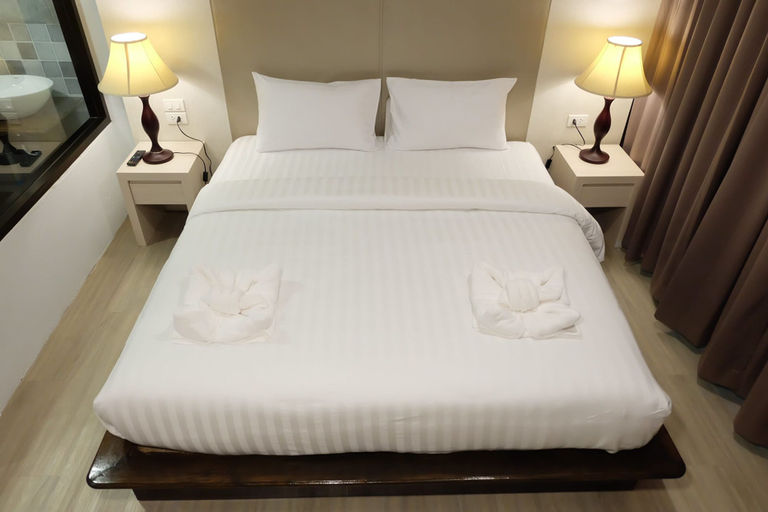 Bedroom 3, A Plus Deluxe Hotel, Muang Satun