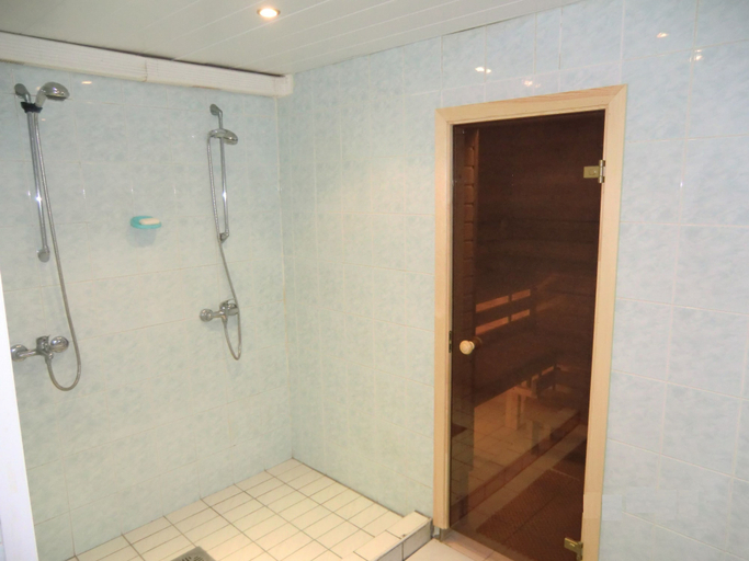 Bathroom 3, Hotel Dorell, Tallinn