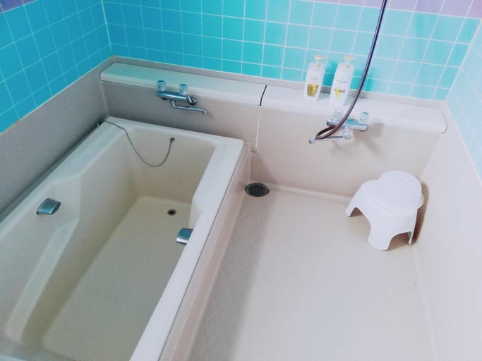 Bathroom, KaKazu Cottage, Motobu
