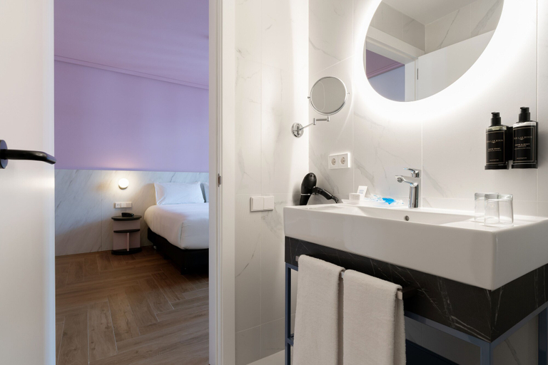 Bathroom 4, Ikonik Gran Via, Madrid