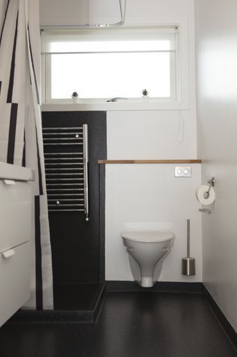 Bathroom 4, Mørk Apartments, Tórshavn