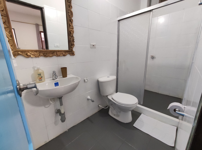 Bathroom 2, Hostal Colors - Hostel, San Gil