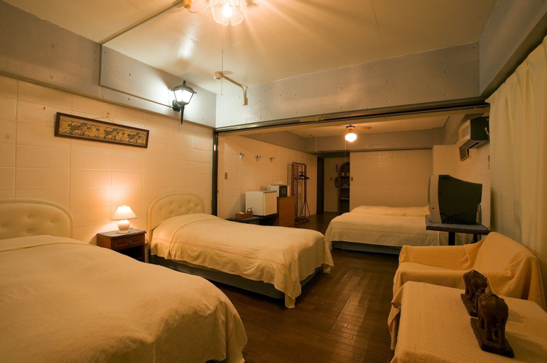 Bedroom 3, Surfside Bed & Breakfast, Onna