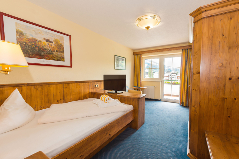 Bedroom 3, Hotel Sonnschein, Kufstein