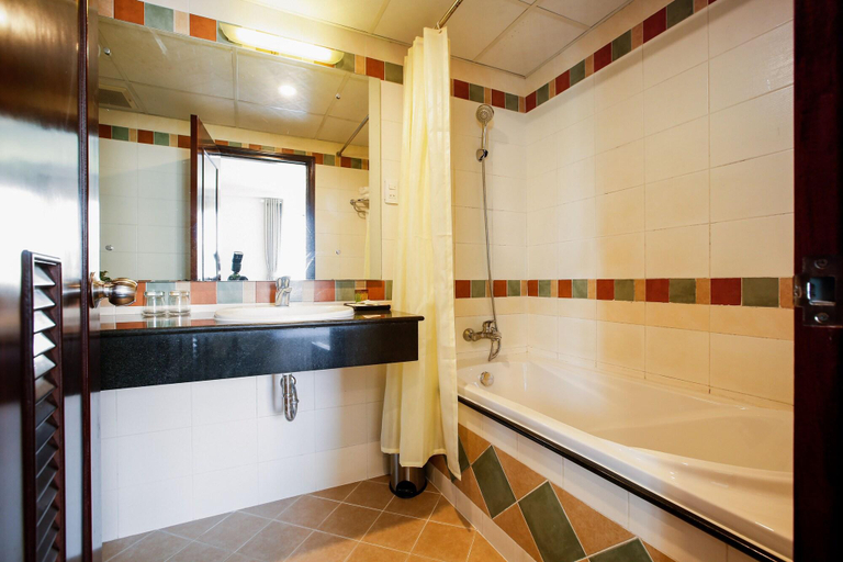 Bathroom 4, Aluna Hotel, District 1