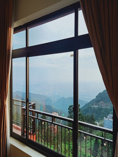 Exterior & Views 7