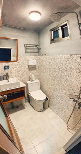 Bathroom 4, Juandaiqi Guest House, Kaohsiung